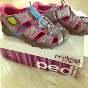 PediPed girls shoes. Summer shoes. Flexology.